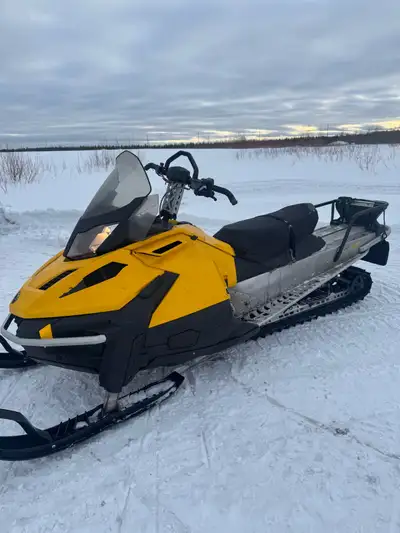 Original owner, bought new in 2013 137" track, reverse, electric start 6000$