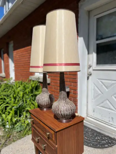 Paire de lampes de table vintage mid century 1960 lamps, View more