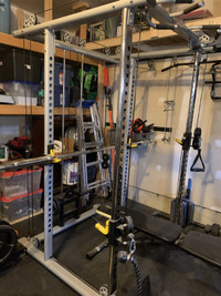 Gym Power Rack with Double Pulleys + Barbell and Weights.