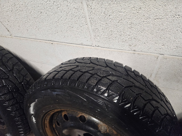 215/70R16 Hankook Winter Tires, like new,  in Tires & Rims in Kingston - Image 3