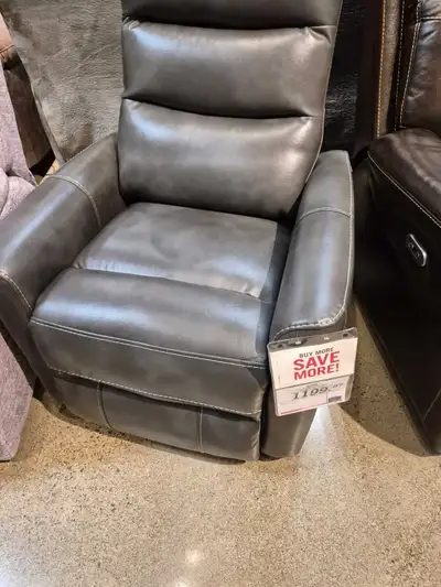 EXCELLENT CONDITION!!! PURCHASED OCT 2024 AT THE BRICK!!! NEEDED A LARGER RECLINER SO MUST GO!!!! WI...
