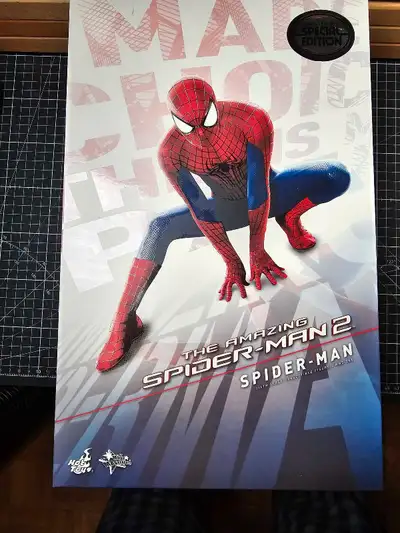 Used - hot Toys amazing Spider-Man 2 1/6 scale figure