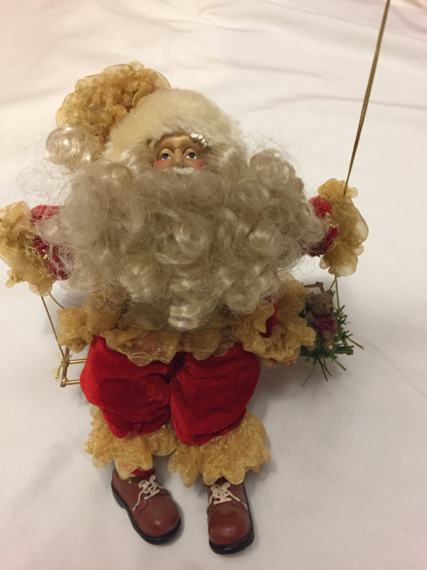 Vintage Christmas Santa Claus Ornament Figurine with Star dans Fêtes et événements  à Ville de Montréal - Image 3