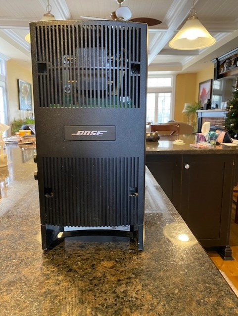 Bose Subwoofer in Speakers in Barrie