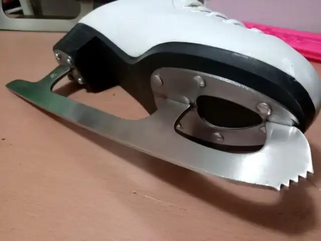 WinnWell Women’s Figure Skates Size US 4 J in Skates & Blades in Ottawa - Image 7