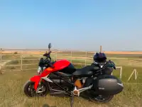 2022 Zero SR/F, fully electric street motorcycle, 300 km range
