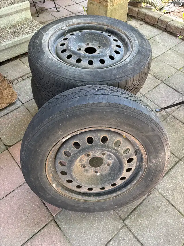 Winter tires on rims - 4 x 225/65R17 in Tires & Rims in Ottawa - Image 2