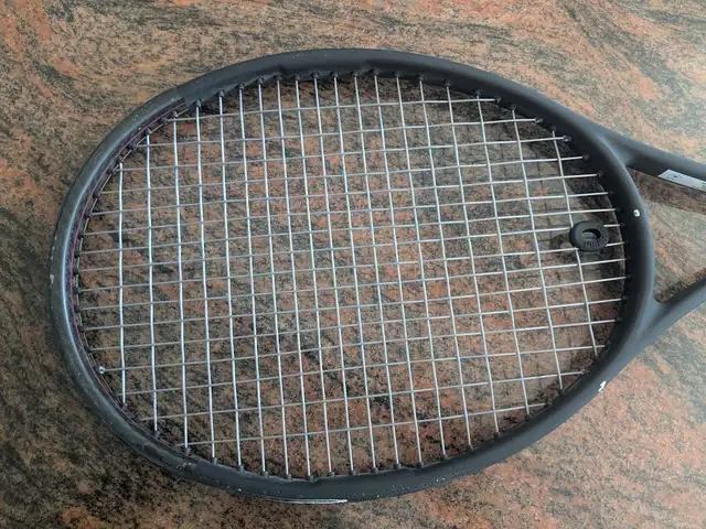 Wilson Pro Staff 97 v13 (315g) tennis racquet, grip 4 3/8 in Tennis & Racquet in Mississauga / Peel Region - Image 8