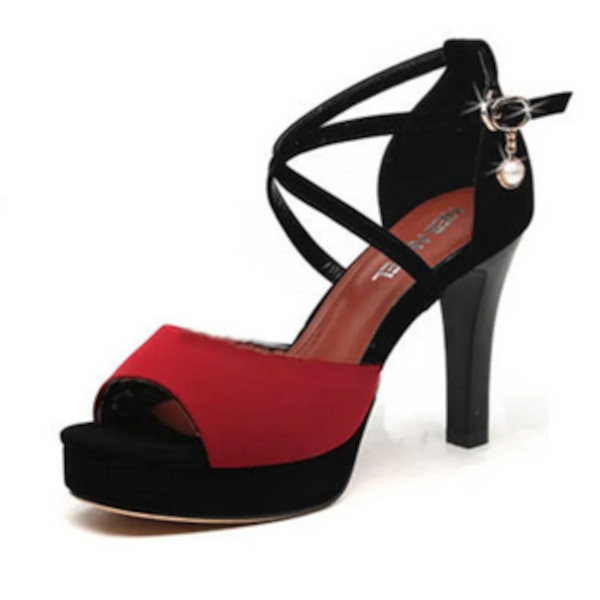 NEW! Elegant high heels, high platform, never been worn. in Women's - Shoes in City of Toronto - Image 2