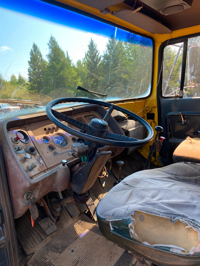 Ford dump tuck in Cars & Trucks in Thunder Bay - Image 3