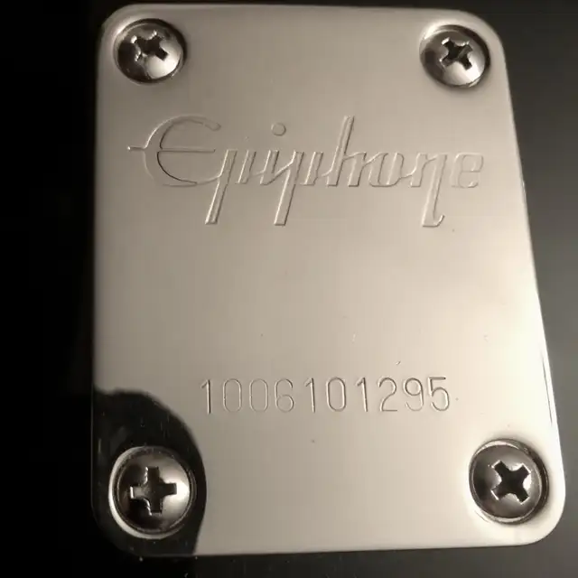 Les Paul Junior JR 2010 by Epiphone w/ Gibson P90 pickup NO CASE in Guitars in Longueuil / South Shore - Image 3