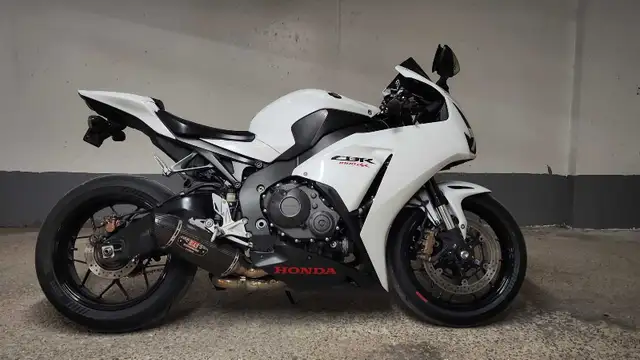2014 CBR 1000RR in Sport Bikes in Ottawa - Image 3