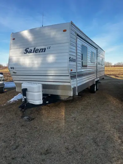 2002 28ft Salem with a slide has been well taken care of can Sleep up to 6 people Recent work done/...