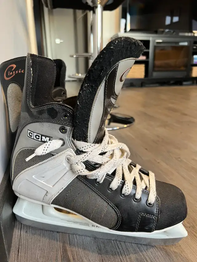 Men’s skates. CCM Classics Size 11 in Skates & Blades in Winnipeg - Image 3