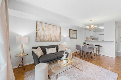 LARGE BEAUTIFUL CONDO FOR RENT IN VAUGHAN (Bathurst & Steeles) ⠀ Bright, Open-Concept & Move-In Read...