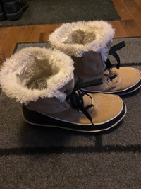 Sorel Winter Boots - Woman - Size 9 - $40