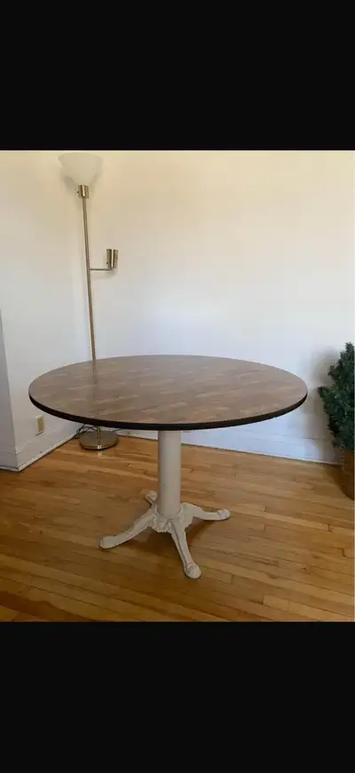 Superb old fashioned dining table for sale