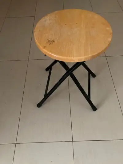Guitar Stool for performances Folding Wood and Metal Stage, performance gear , camping, kitchen, bed...