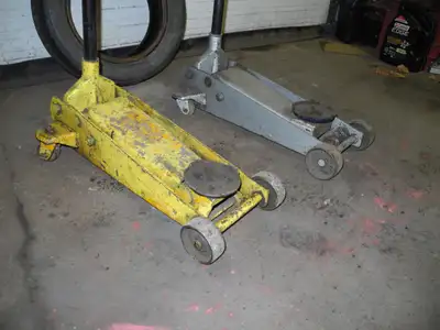 2 or 3 Ton Floor jack ON CHOISE, View more