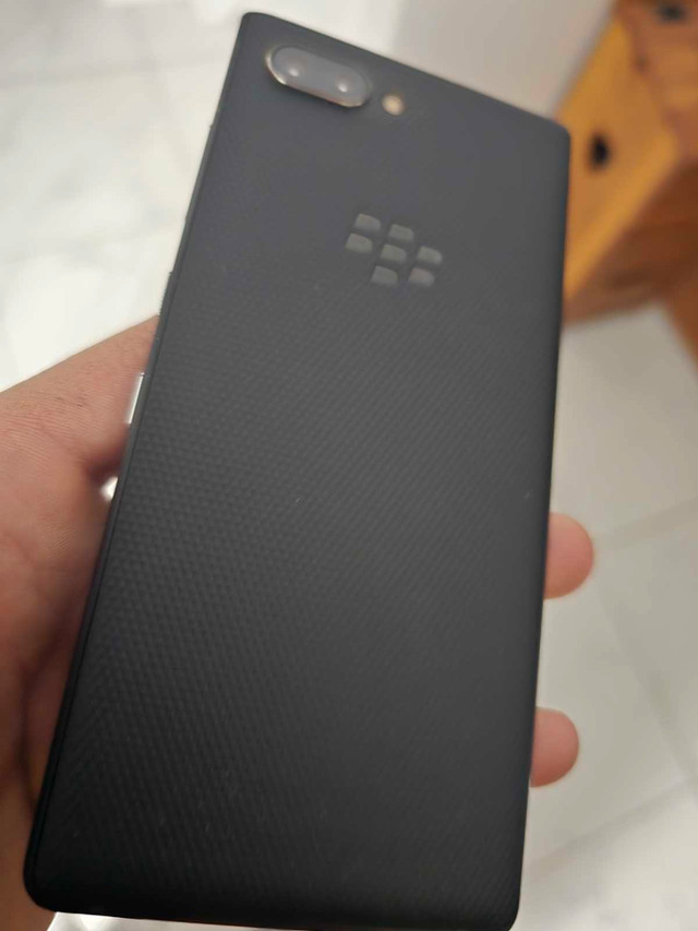 Blackberry key2 in Cell Phones in Petawawa - Image 3