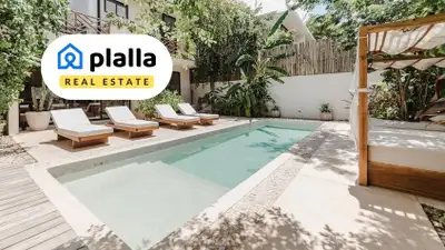 A stunning modern villa with 3,078 sqft of construction on a spacious 3,875 sqft lot. It features 4...