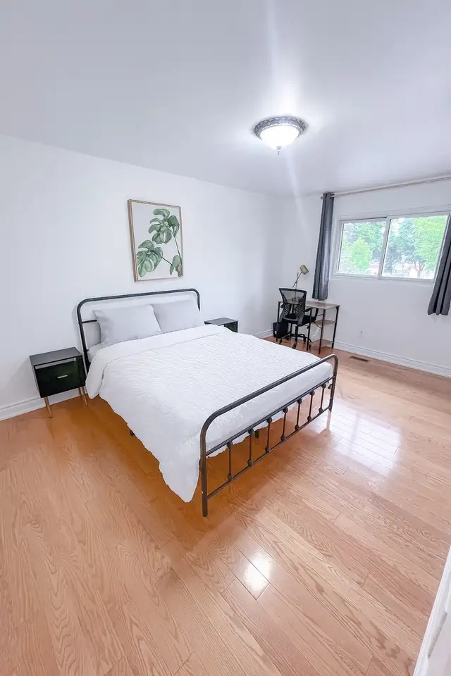 Master room near Seneca College for rent