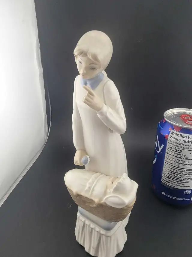 Tengra Mother and Baby Porcelain Figurine in Arts & Collectibles in Oshawa / Durham Region - Image 3