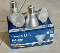 Luminus Elite LED PAR20 Bulbs 50W using only 7W 3000K 40 degree