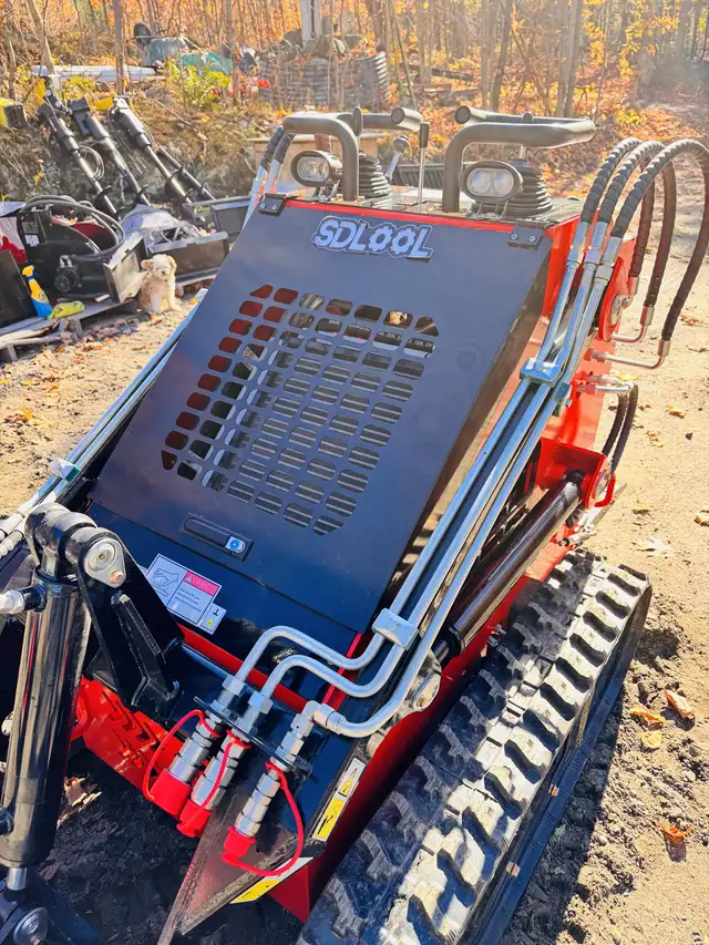 Sl 380 23hp Great for Snow Remouval Wide Track Mini Skid Steer in Other in Muskoka - Image 10
