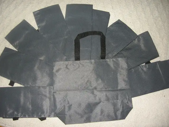 10 New Tote Bags in Other in Hamilton - Image 4