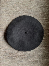Black wool beret