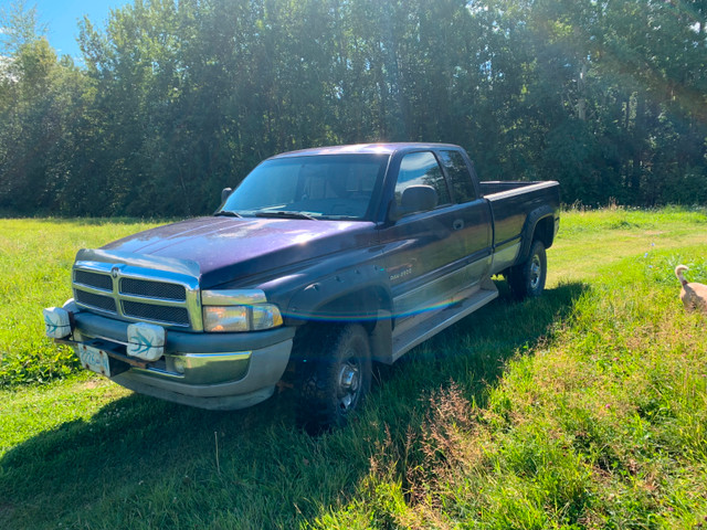 1999 Dodge 2500 in Cars & Trucks in Kamloops - Image 3
