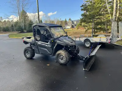 Mint Condition KFI Plow Used twice Bluetooth Soundbar Storage Bin Front and Back Poly Windows All pa...