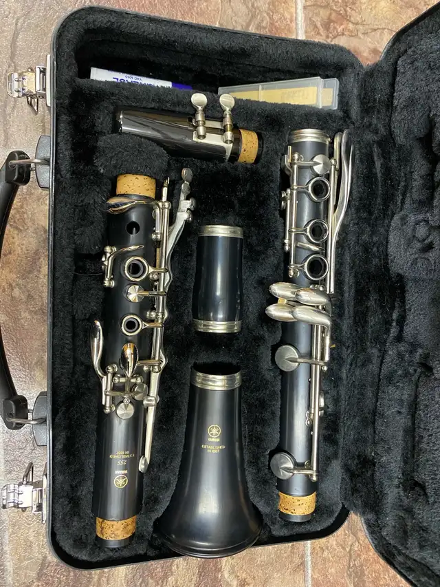 Yamaha Clarinet. Model #255 Absolute MINT condition.Newest model in Woodwind in Saskatoon - Image 2