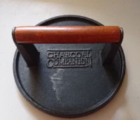 Charcoal Companion Cast Iron 7-Inch Round Grill Press