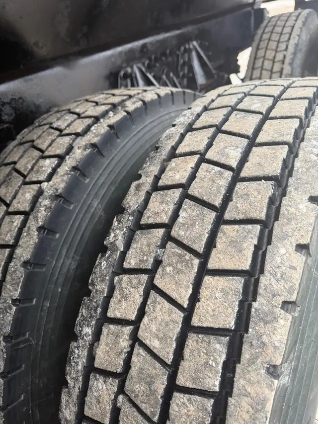 Mack Granite Dump Truck in Heavy Trucks in Oshawa / Durham Region - Image 8