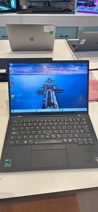 Lenovo ThinkPad X1 Carbon | 16GB RAM | 256GB SSD, View more