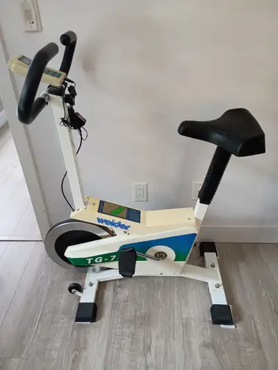 Vélo-exerciseur, View more
