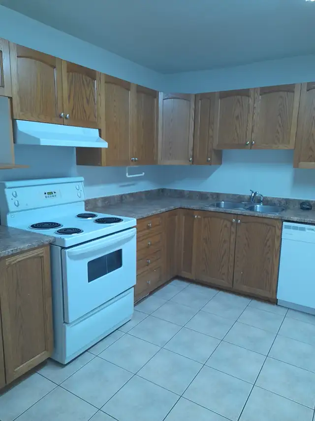 Beautiful 3-Bedroom Townhome for Rent - Barrhaven in Long Term Rentals in Ottawa - Image 3