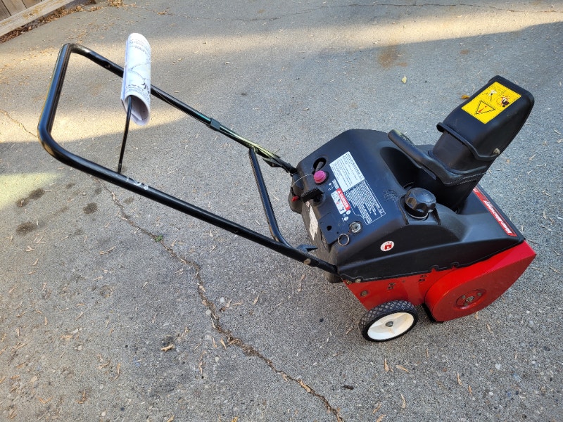 Yard Machines MTD 21 inch snow blower Snowblowers Edmonton Kijiji