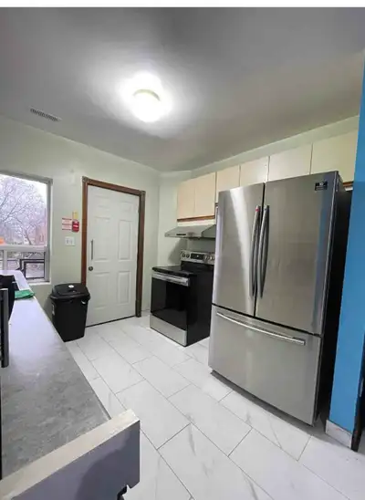 Spacious 3 bed Room Apartment for Rent –$950/Month each room （All inclusive)kitchen appliances, wifi...