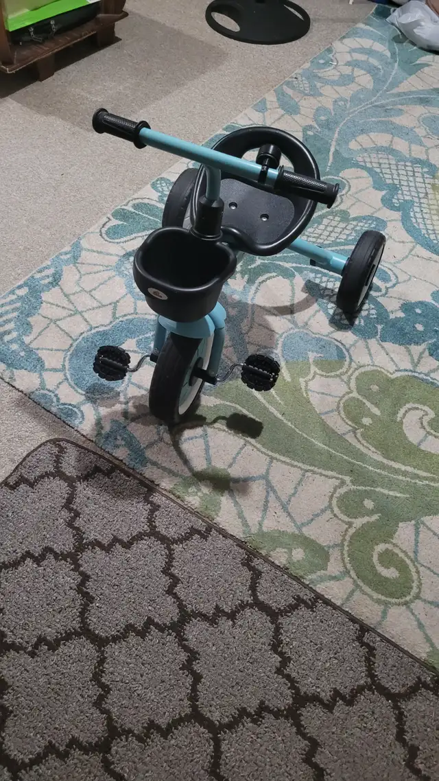Tricycle for 2-4 years old children in Kids in Ottawa - Image 3