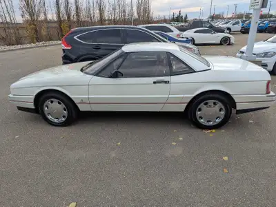 Not Many Around. Lots of Compliments. 1989 Cadillac Allante Hardtop/Convertible Low 130000 kms. 4.5...