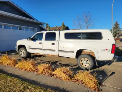 2005 Chevrolet Silverado 3500, 6.6 Duramax Diesel, 4x4, Crew Cab Truck c/w Canopy. Appearance: ruste...