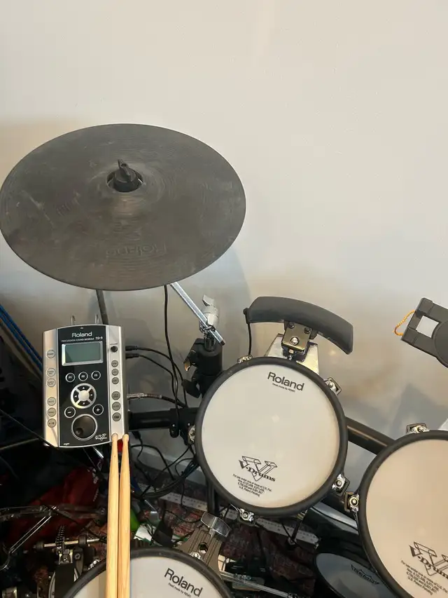 Roland TD-09 KX2 with Alesis Strike Amp, and MORE! in Drums & Percussion in West Island - Image 6