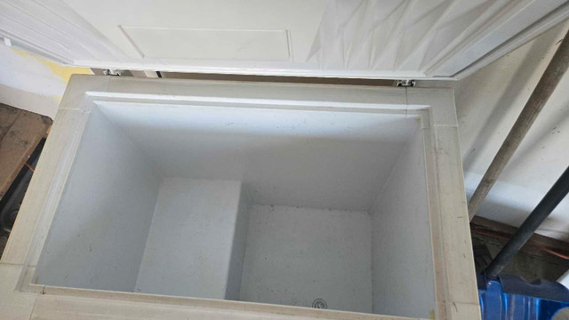 Chest Freezer in Freezers in Strathcona County - Image 3