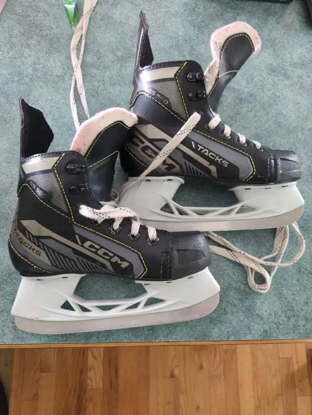 CCM Tacks AS 550 Hockey Skates Size 13 skate,Size 1 shoe