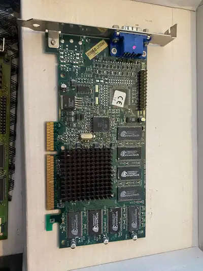 3DFx V3 2000 agp