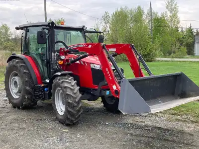 Tracteur Massey Ferguson 4710 Global 4X4 2018 avec seulement 305 heures. Moteur 100 hp avec transmis...