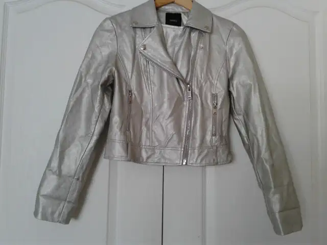 Forever 21/Zara ladies' jacket for sale in Women's - Tops & Outerwear in City of Toronto - Image 2